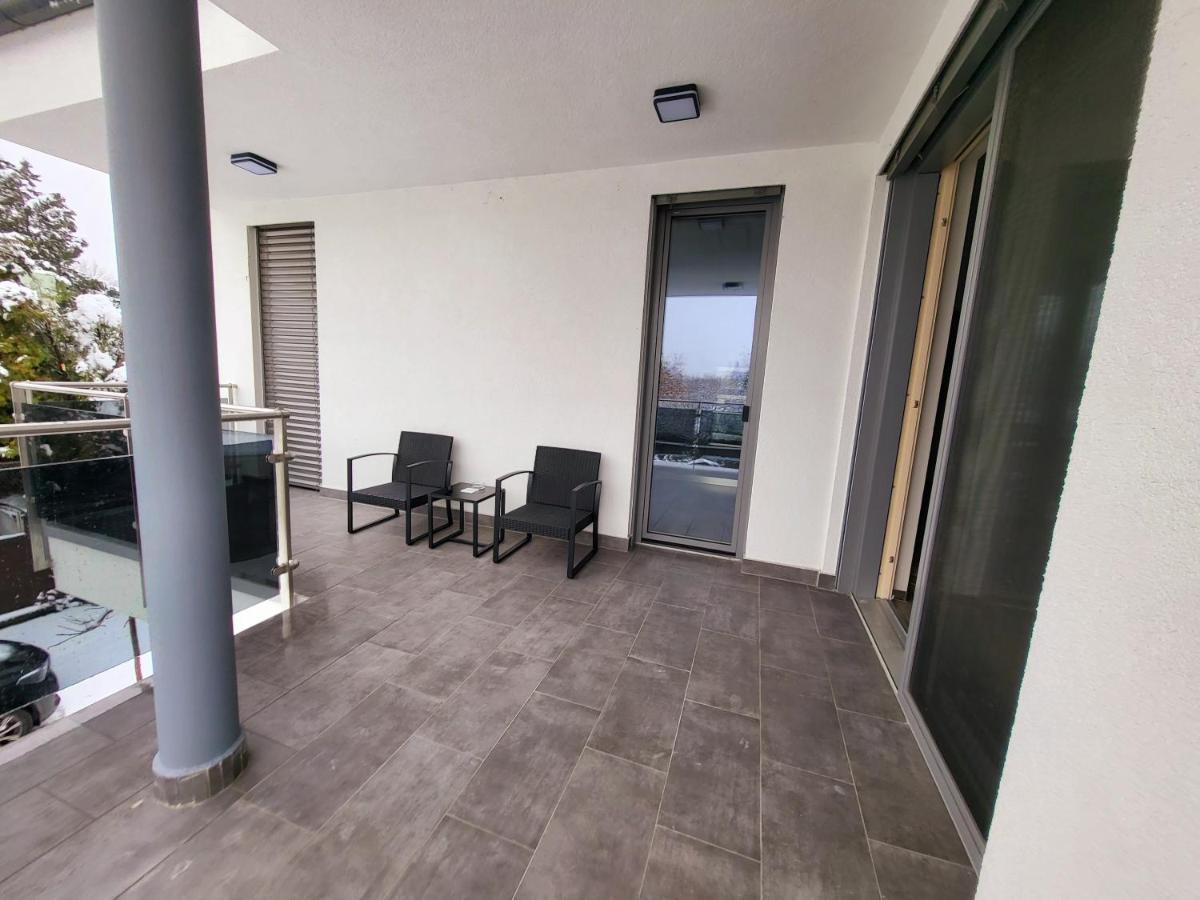 Modern Living In Apartman *